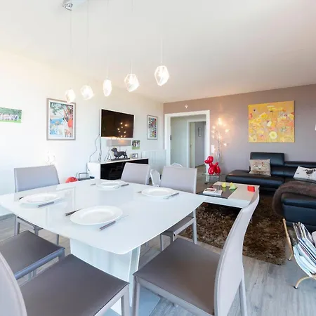 Feriehus Le Chambord Stylish 2-bedroom With Breathtaking View In Antibes! *