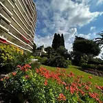 펜션 Le Chambord Stylish 2-bedroom With Breathtaking View In Antibes!