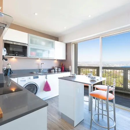 Le Chambord Stylish 2-bedroom With Breathtaking View In Antibes!