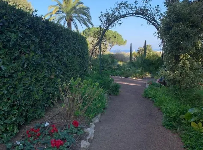 Le Chambord Stylish 2-bedroom With Breathtaking View In Antibes! Vakantiehuis Antibes