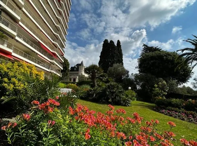 Vakantiehuis Le Chambord Stylish 2-bedroom With Breathtaking View In Antibes!