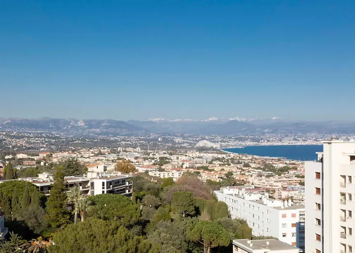Vakantiehuis Le Chambord Stylish 2-bedroom With Breathtaking View In Antibes! Antibes