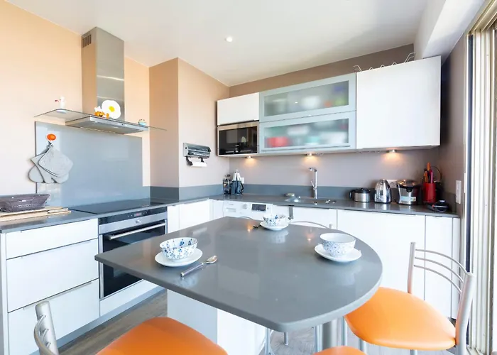 Le Chambord Stylish 2-bedroom With Breathtaking View In Antibes! Antibes