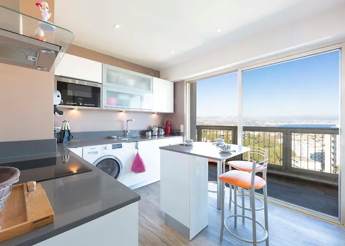 Le Chambord Stylish 2-bedroom With Breathtaking View In Antibes!