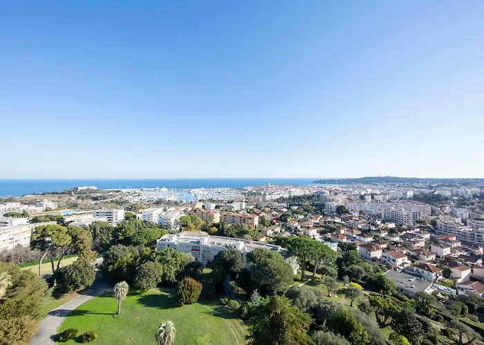 Le Chambord Stylish 2-bedroom With Breathtaking View In Antibes!